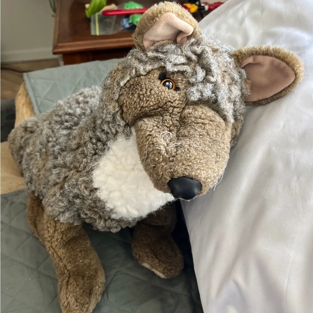 Folkmanis Coyote Full Body Puppet Gray Brown White Lifelike Plush 16" - Picture 6 of 10